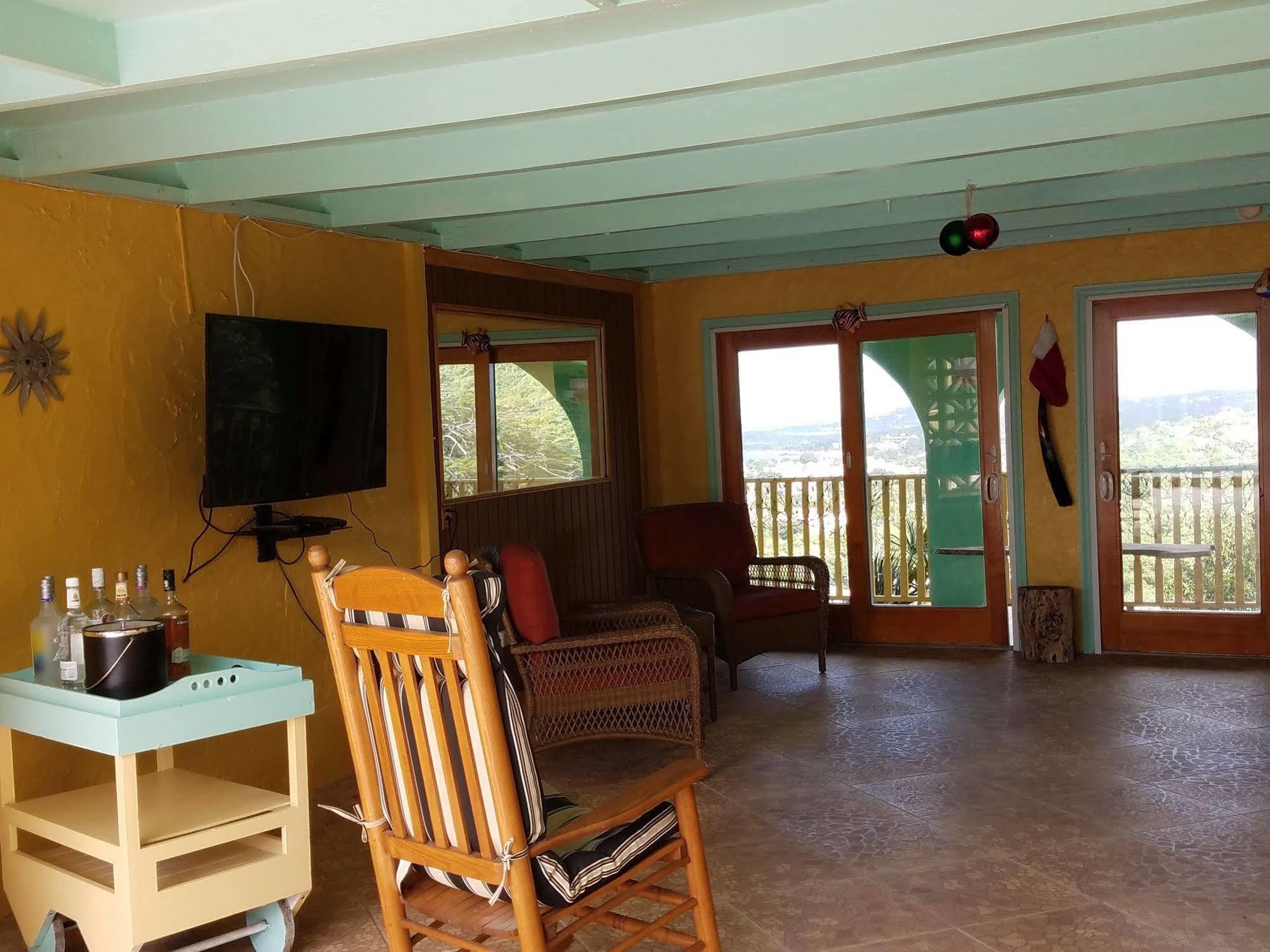 Carringtons Inn Saint Croix Island Exterior photo